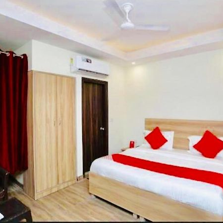 Hotel Golden Bliss At New Delhi Airport Exterior foto